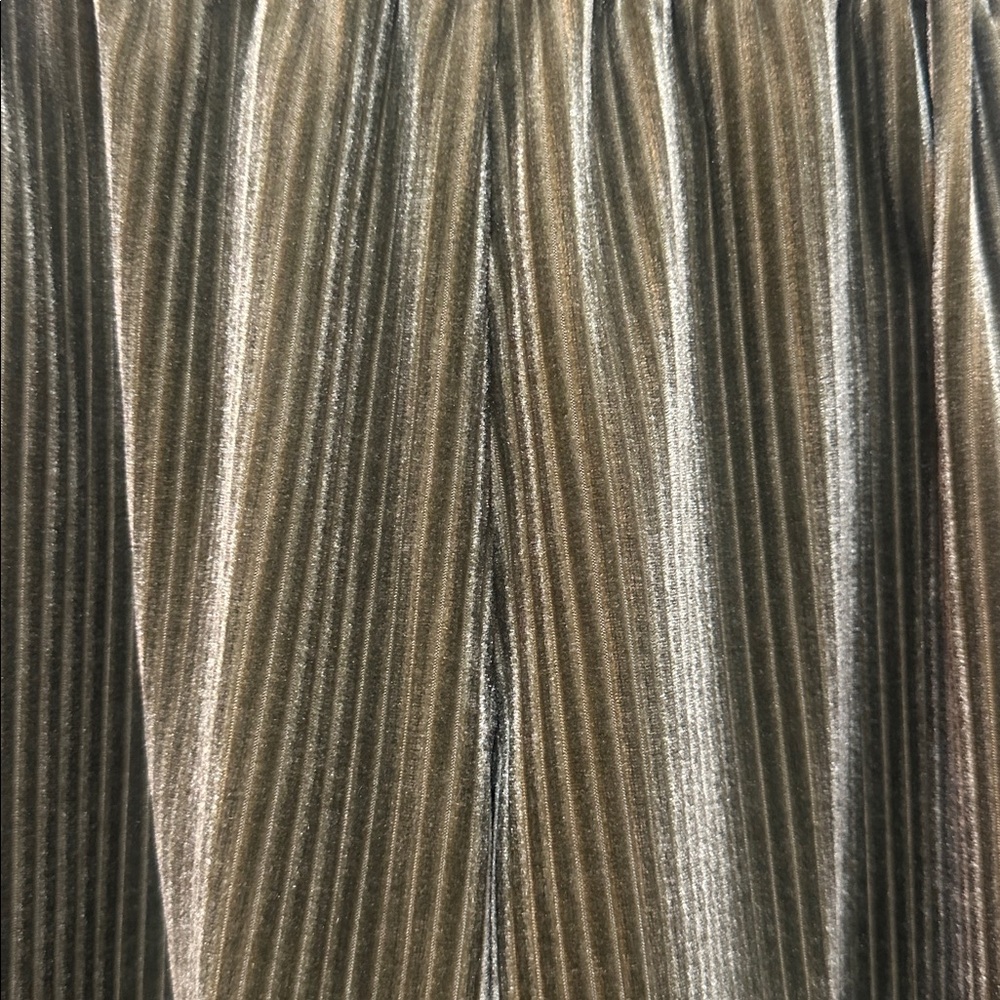 Dot Dot Smile Olive Green Pleated Velvety Pants - Picture 3 of 6
